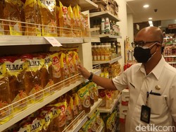 Disindag Kota Bandung Heran, Stok Minyak Goreng Berlimpah Saat Harga Naik