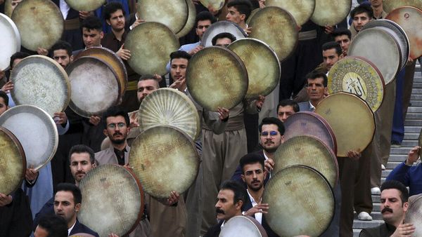 Kemeriahan Warga Iran Sambut Tahun Baru Persia