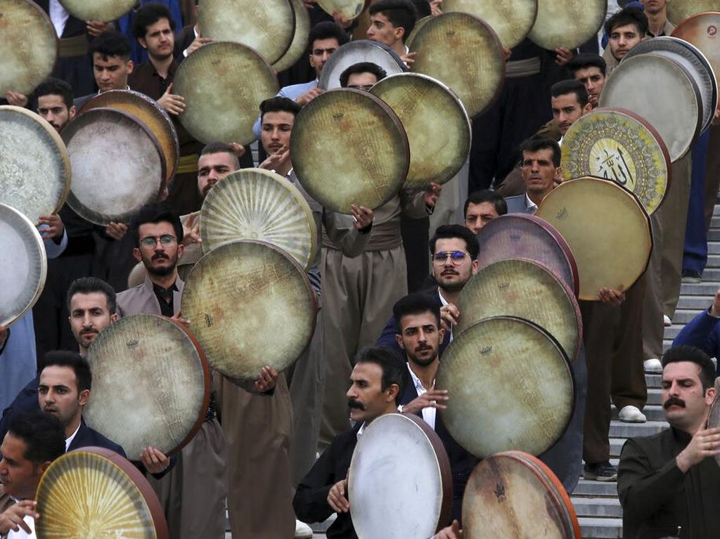 Kemeriahan Warga Iran Sambut Tahun Baru Persia