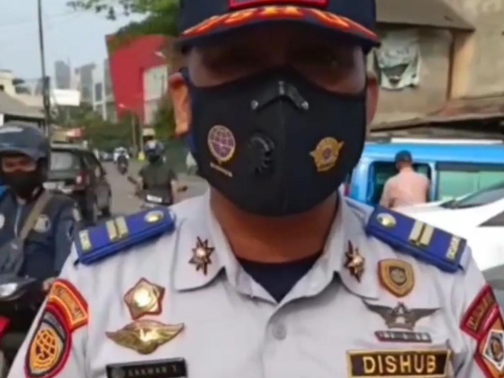 Viral Petugas Dishub Biarkan Pemotor Lawan Arus Saat Atur Lalin di Bogor