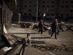 Pasukan Rusia Dituduh Lepas Tembakan ke Demonstran Ukraina