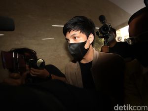 Lihat Lagi Bandana Rp 2,2 M Atta Halilintar yang Kini Disita Polisi Lihat Lagi Bandana Rp 2,2 M Atta Halilintar yang Kini Disita Polisi