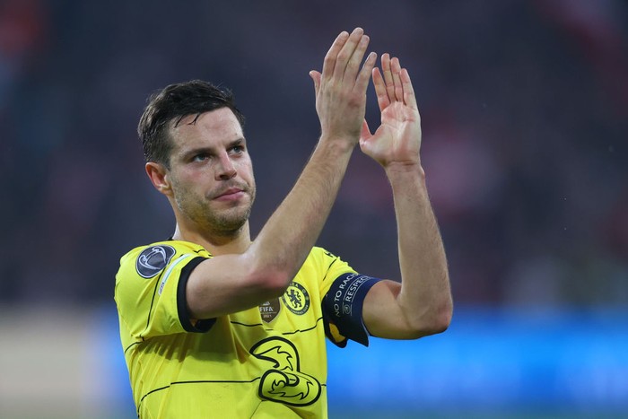 LILLE, FRANCE - MARCH 16: Cesar Azpilicueta of Chelsea interacts with the crowd following the UEFA Champions League Round Of Sixteen Leg Two match between Lille OSC and Chelsea FC at Stade Pierre-Mauroy on March 16, 2022 in Lille, France. (Photo by Catherine Ivill/Getty Images)