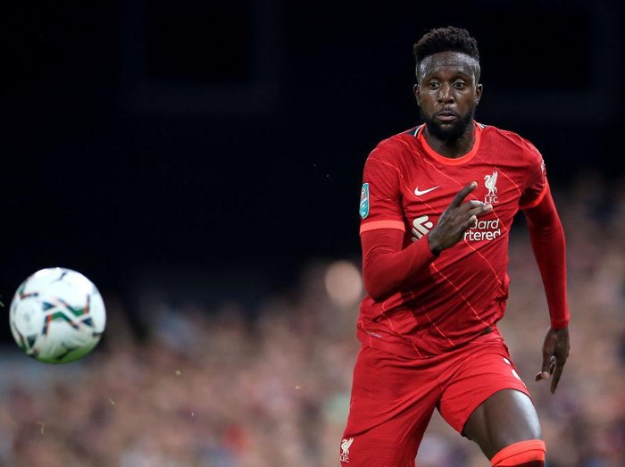 NORWICH, ENGLAND - SEPTEMBER 21: Divock Origi of Liverpool during the Carabao Cup Third Round match between Norwich City and Liverpool at Carrow Road on September 21, 2021 in Norwich, England. (Photo by Stephen Pond/Getty Images)