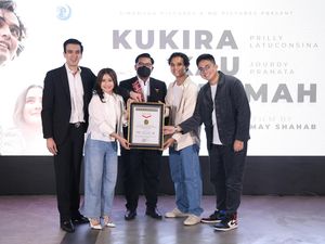 Prilly Latuconsina Tak Sangka Film Garapannya Raih Rekor MURI Prilly Latuconsina Tak Sangka Film Garapannya Raih Rekor MURI