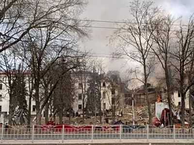 Gedung Teater Tempat Berlindung Warga Mariupol Hancur, Ini Potretnya