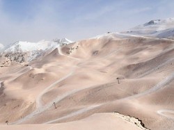 Peristiwa Langka, Gunung Salju Berselimut Pasir Gurun Sahara
