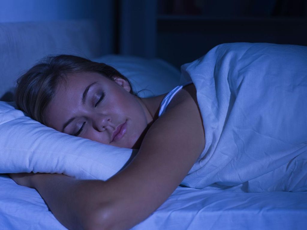 Mana yang Lebih Sehat, Tidur Matikan Lampu atau Biarkan Menyala?