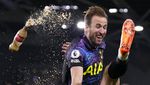 Foto Selebrasi Tendang Botol Coca Cola ala Harry Kane