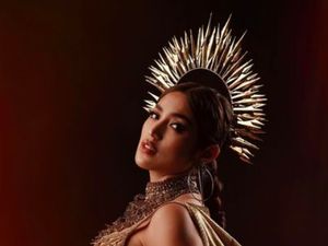 Jessica Iskandar Pemotretan Hamil Pakai Bikini Emas, Disebut Mirip Beyonce Jessica Iskandar Pemotretan Hamil Pakai Bikini Emas, Disebut Mirip Beyonce