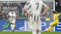 Pelanggaran Daniele Rugani berbuah penalti pada menit ke-75 dan Gerard Moreno tak menyia-nyiakannya.  AP/Antonio Calanni.