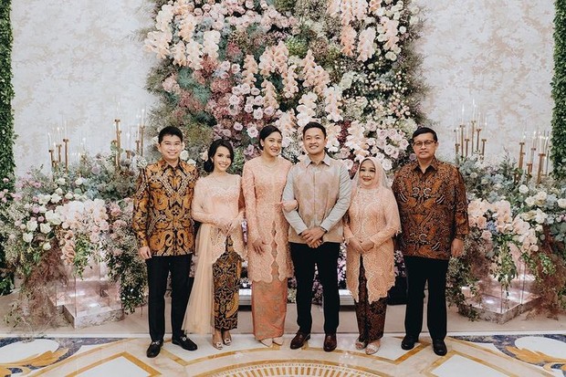 Keluarga Putri Tanjung dan Guinandra Jatikusumo/Foto: Instagram/putri_tanjung