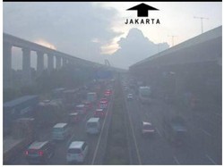 Ada Perbaikan Jalan, Lalin di Tol Cikampek Arah Jakarta Macet 10 Km
