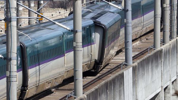 Laju Kereta Cepat Ini Tergelincir dan Terhenti Gegara Gempa di Jepang