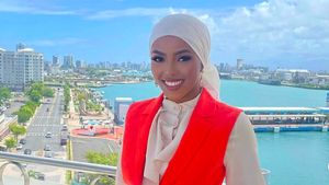 7 Potret Khadija Omar di Miss World 2021, Kontestan Pertama yang Berhijab