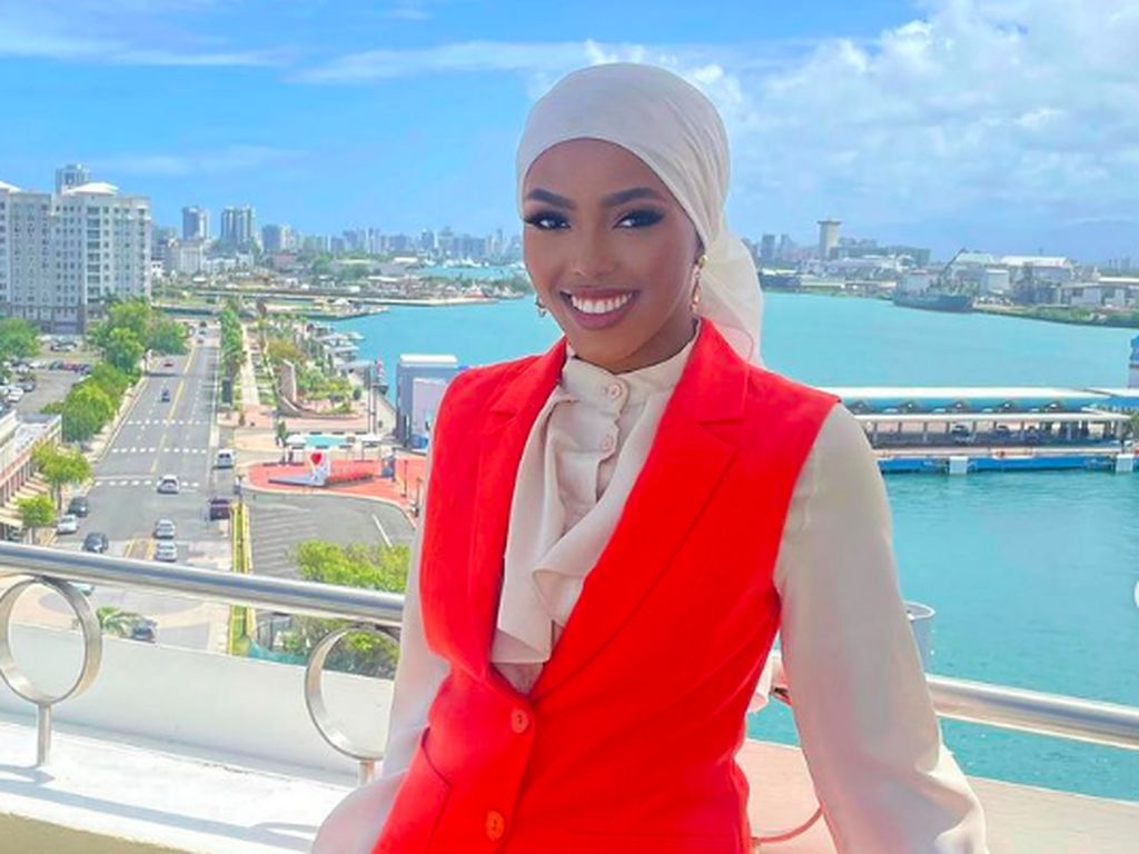 7 Potret Khadija Omar di Miss World 2021, Kontestan Pertama yang Berhijab