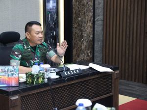 Jenderal Dudung ke Effendi Simbolon: Jangan Asal Bicara Jenderal Dudung ke Effendi Simbolon: Jangan Asal Bicara