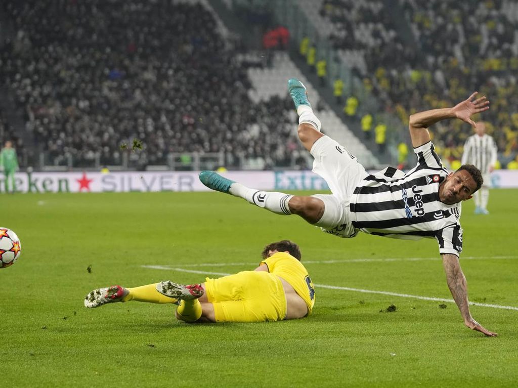 Juventus Kena Bantai Villarreal, Danilo pun Bingung Sendiri
