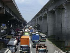 Sejumlah Titik di Tol Cikampek Arah Jakarta Macet Sore Ini
