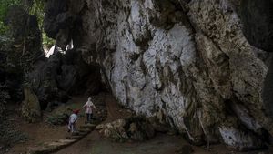 Melihat Kawasan Wisata Prasejarah Leang-Leang Maros