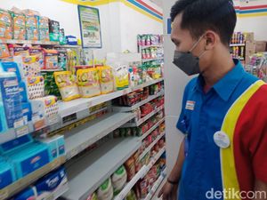 Subsidi Pemerintah Dicabut, Minyak Goreng Masih Langka di Lamongan