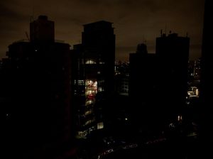 Momen Jepang Gelap Gulita Usai Diguncang Gempa M 7,3