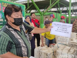 Operasi Pasar Minyak Goreng Curah di Porong Sidoarjo Berlakukan Harga HET