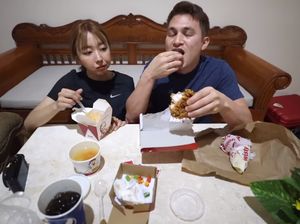 Orang Asing Bandingkan KFC Indonesia hingga Harga Nasi Padang Rp 500 Ribu