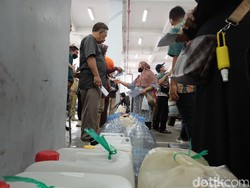 Meski Minyak Goreng Mahal, Pedagang Gorengan Ponorogo Tak Naikkan Harga