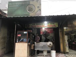 Migor Banyak Tapi Mahal Bikin Pedagang Mie-Gorengan Sukabumi Gigit Jari Migor Banyak Tapi Mahal Bikin Pedagang Mie-Gorengan Sukabumi Gigit Jari