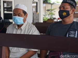 Pengasuh Ponpes yang Perkosa-Cabuli 4 Santriwati Dituntut 15 Tahun Bui Pengasuh Ponpes yang Perkosa-Cabuli 4 Santriwati Dituntut 15 Tahun Bui