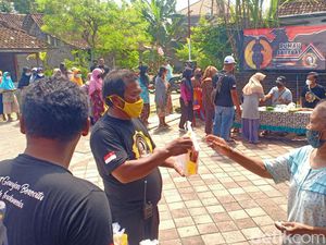 Pendukung Ganjar di Ngawi Obral Minyak Goreng Rp 10 Ribu Per Liter