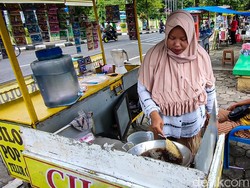 Harga Minyak Goreng Gonjang-ganjing, PKL Kulon Progo Kelimpungan