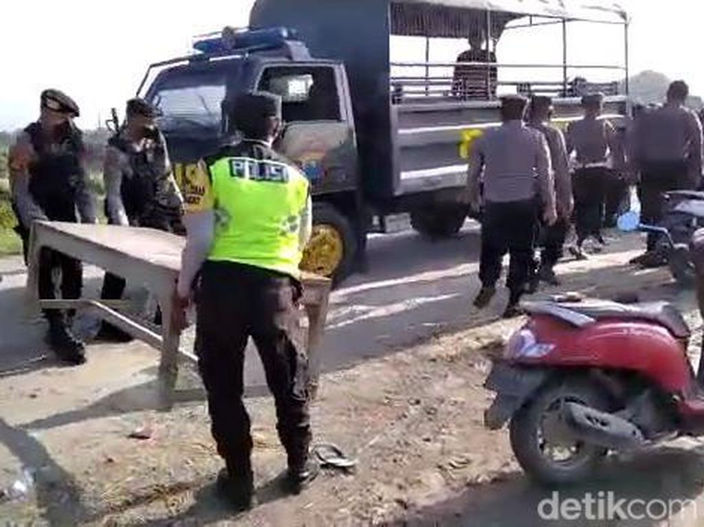 3 Pemuda Nekat Blokir Akses ke Proyek Gas JTB Bojonegoro Demi Pekerjaan 3 Pemuda Nekat Blokir Akses ke Proyek Gas JTB Bojonegoro Demi Pekerjaan