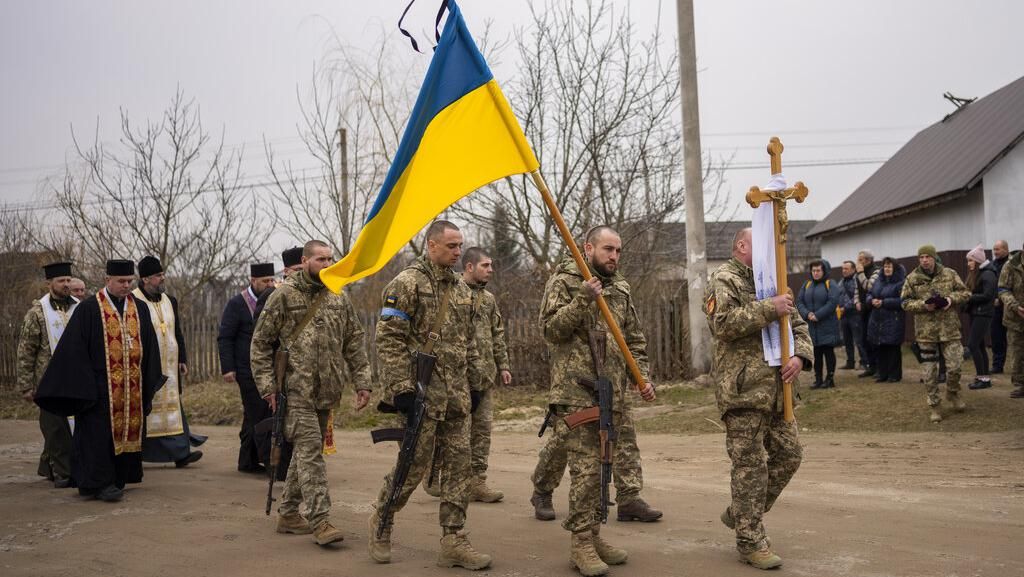 Potret Pemakaman Prajurit Ukraina yang Gugur Membela Tanah Air