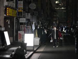 Korban Tewas Gempa M 7,3 Jepang Bertambah Jadi 2 Orang Korban Tewas Gempa M 7,3 Jepang Bertambah Jadi 2 Orang