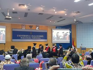 Rektor Unhas Kukuhkan Profesor Kehormatan ke Mentan SYL: Akhirnya Sudah Layak