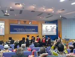 Rektor Unhas Kukuhkan Profesor Kehormatan ke Mentan SYL: Akhirnya Sudah Layak