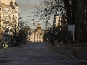 Larangan Keluar Rumah Imbas Invasi Rusia, Kota Kyiv Makin Mencekam