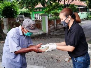 Aksi Bagi-bagi Paket Makanan Jelang Ramadhan