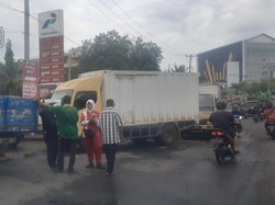 Warga Jambi Ngeluh Sulit Dapat BBM, Antre Berjam-jam di SPBU