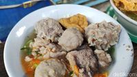 Gurih Kenyal Bakso Mas Ipul Langganan Anies Baswedan