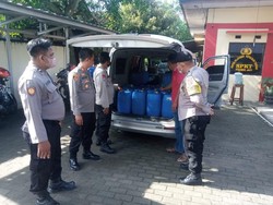 Polisi Gagalkan Pengiriman Ratusan Liter Miras di Jati Blora