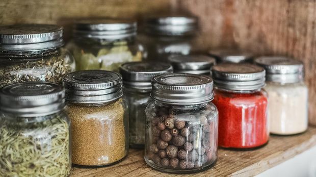 Ilustrasi wadah untuk meletakkan bumbu dapur