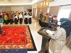 Serahkan SK PPPK, Bupati Ipuk: Segera Buat Prioritas Kerja