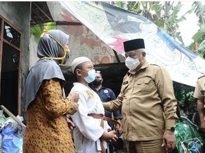 Menjalani Hari Ala Sanusi, Fokus Mengabdi dan Kadang Bertani