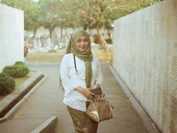 Penyanyi dan Aktris Senior Dina Mariana Meninggal Dunia