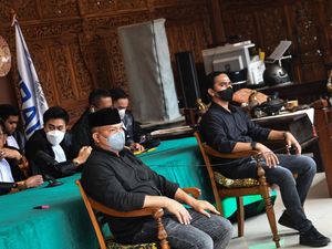 Kejutan Vonis Lepas Bagi 2 Polisi di Kasus Penembakan Laskar FPI Kejutan Vonis Lepas Bagi 2 Polisi di Kasus Penembakan Laskar FPI