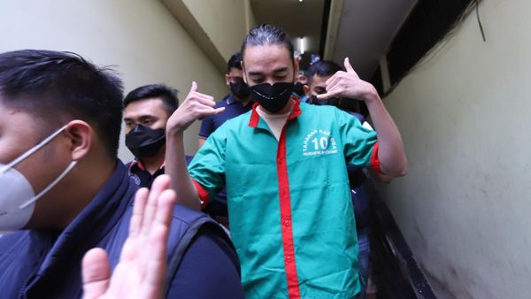 Fauzan Sisitipsi Santai Jalani Pemeriksaan Polisi Terkait Ganja