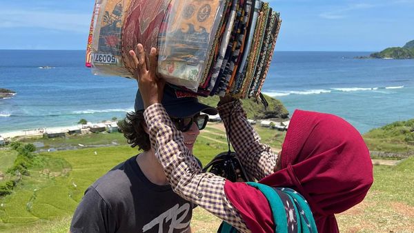 10 Gaya Melokal Para Pembalap Moto GP di Lombok, Ada yang Naik Motor Matic